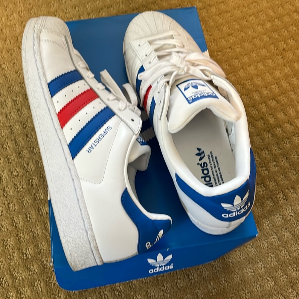 Men’s Adidas Superstar size 10